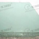 LH FRONT DOOR GLASS (FULL PIECE SQ CNR) [882*557]